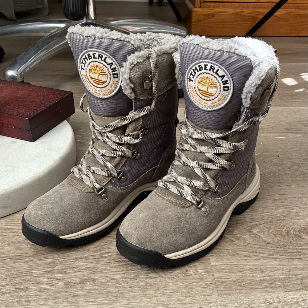 Women's Timberland Chocorua Tall Lace-Up Waterproof Snow Boot. Size 7/38